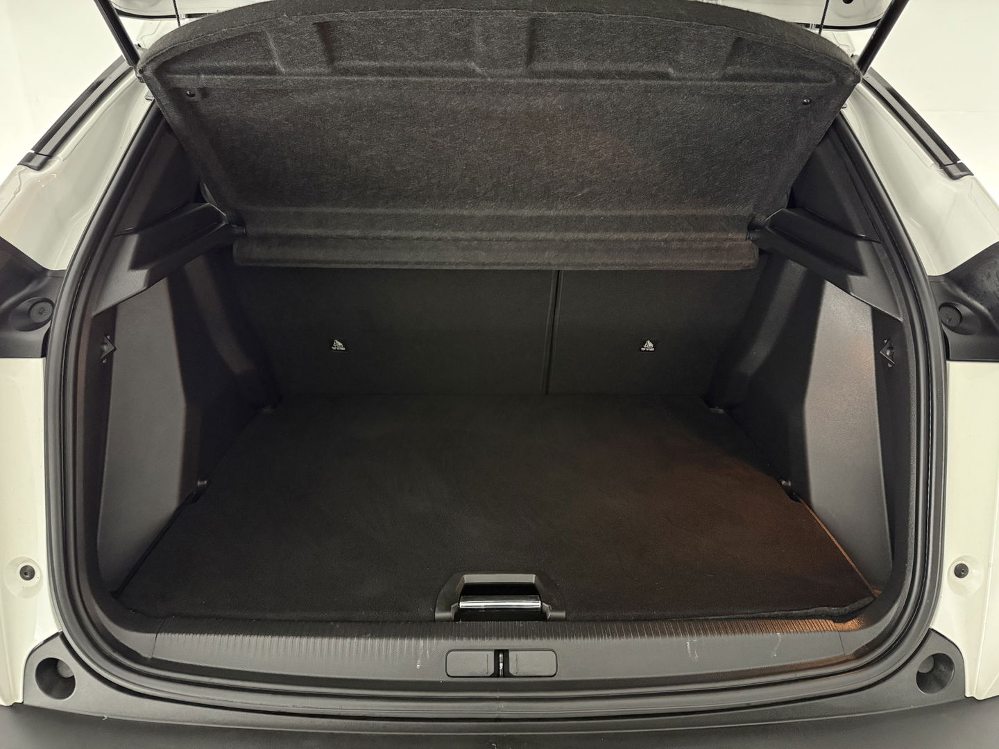 Peugeot 2008 1.2 PureTech | Virtual | 360° | Carplay | Cruise | Navi | LED | Parkeersens. | NAP