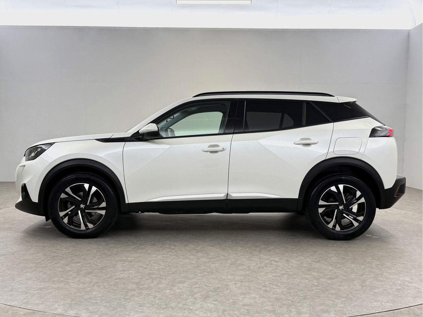 Peugeot 2008 1.2 PureTech | Virtual | 360° | Carplay | Cruise | Navi | LED | Parkeersens. | NAP