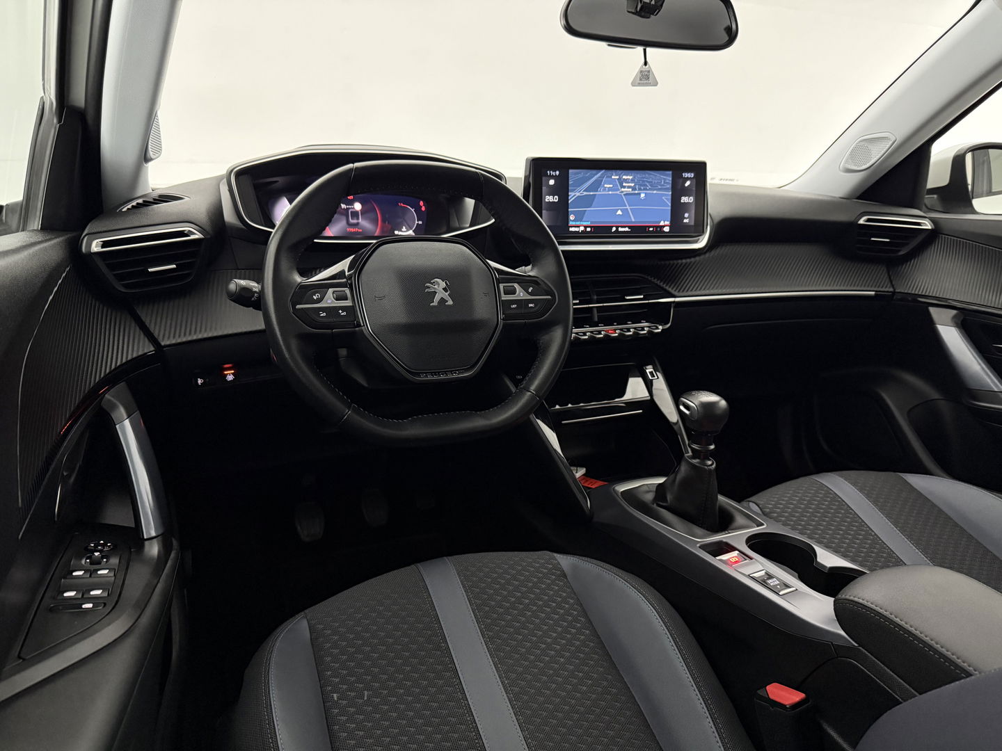 Peugeot 2008 1.2 PureTech | Virtual | 360° | Carplay | Cruise | Navi | LED | Parkeersens. | NAP