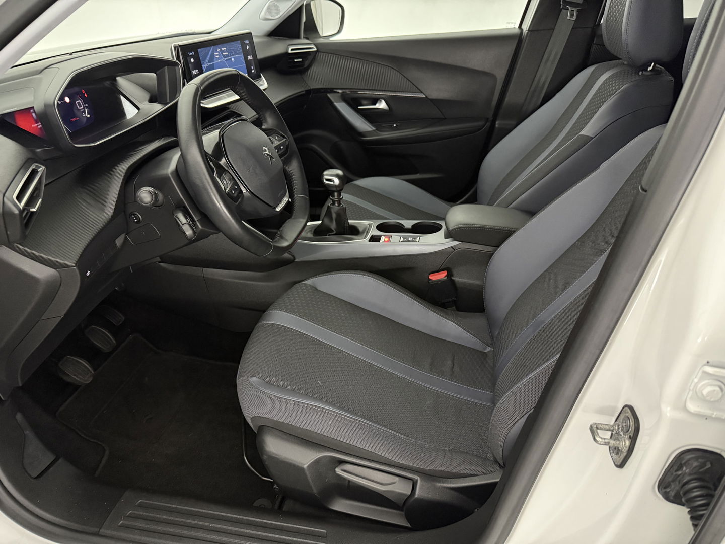 Peugeot 2008 1.2 PureTech | Virtual | 360° | Carplay | Cruise | Navi | LED | Parkeersens. | NAP