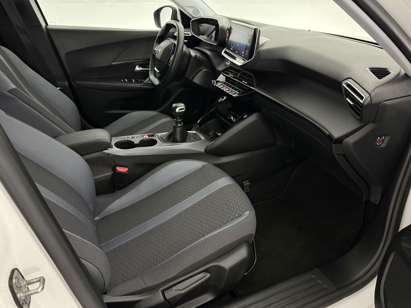 Peugeot 2008 1.2 PureTech | Virtual | 360° | Carplay | Cruise | Navi | LED | Parkeersens. | NAP