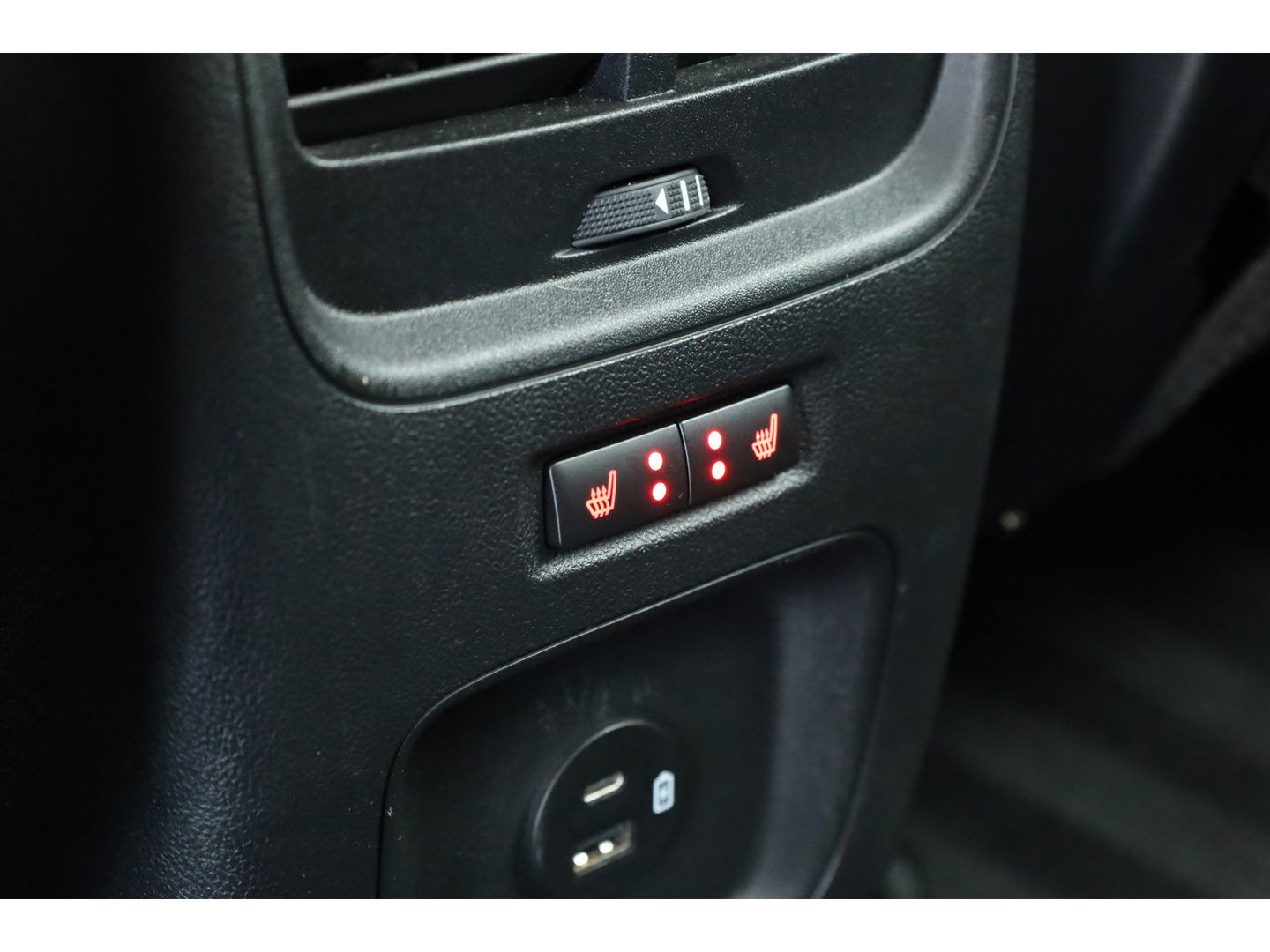 Ford Kuga 2.5 PHEV Titanium | Winter Pack | Navi | Camera | Afn. Trekhaak | Apple CarPlay | All Season