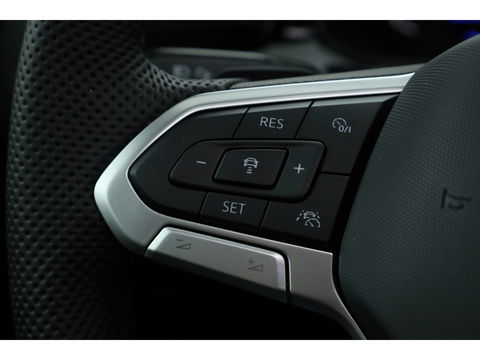 Volkswagen T-Roc 1.5 TSI R-Line Black Style | Pano | Afn. Trekhaak | IQ. Light | 19'' | Camera | Keyless | Adapt. Cruise