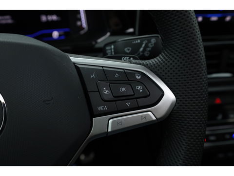 Volkswagen T-Roc 1.5 TSI R-Line Black Style | Pano | Afn. Trekhaak | IQ. Light | 19'' | Camera | Keyless | Adapt. Cruise