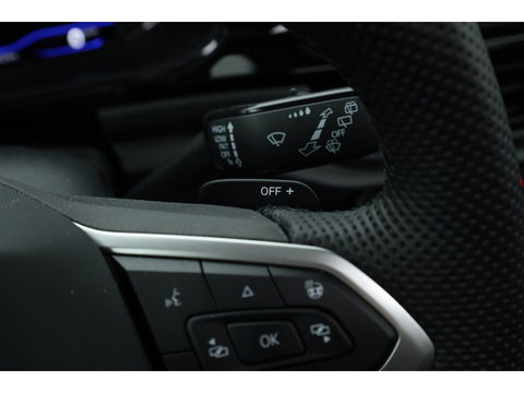 Volkswagen T-Roc 1.5 TSI R-Line Black Style | Pano | Afn. Trekhaak | IQ. Light | 19'' | Camera | Keyless | Adapt. Cruise