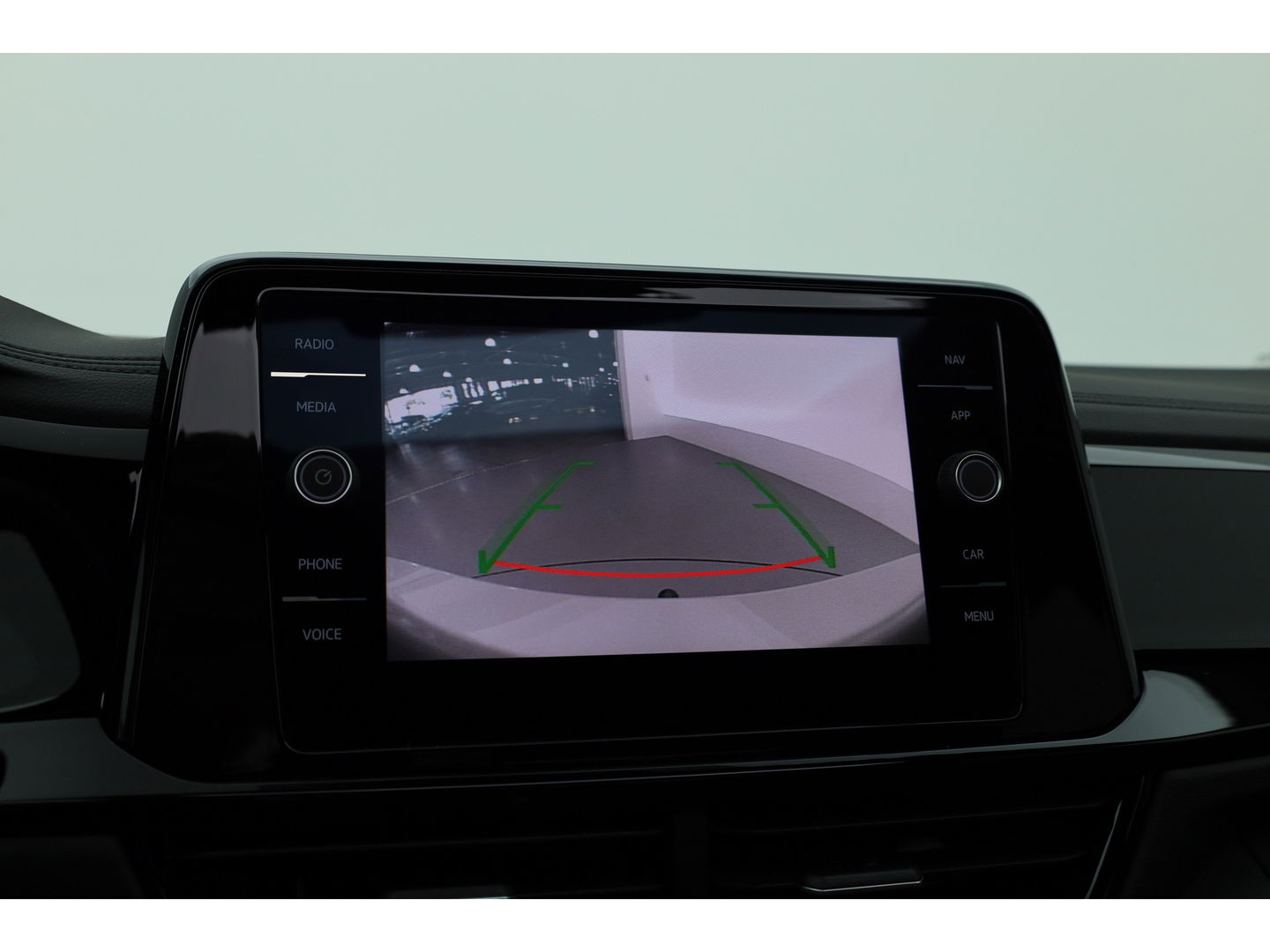 Volkswagen T-Roc 1.5 TSI R-Line Black Style | Pano | Afn. Trekhaak | IQ. Light | 19'' | Camera | Keyless | Adapt. Cruise