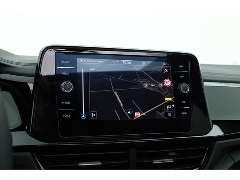 Volkswagen T-Roc 1.5 TSI R-Line Black Style | Pano | Afn. Trekhaak | IQ. Light | 19'' | Camera | Keyless | Adapt. Cruise