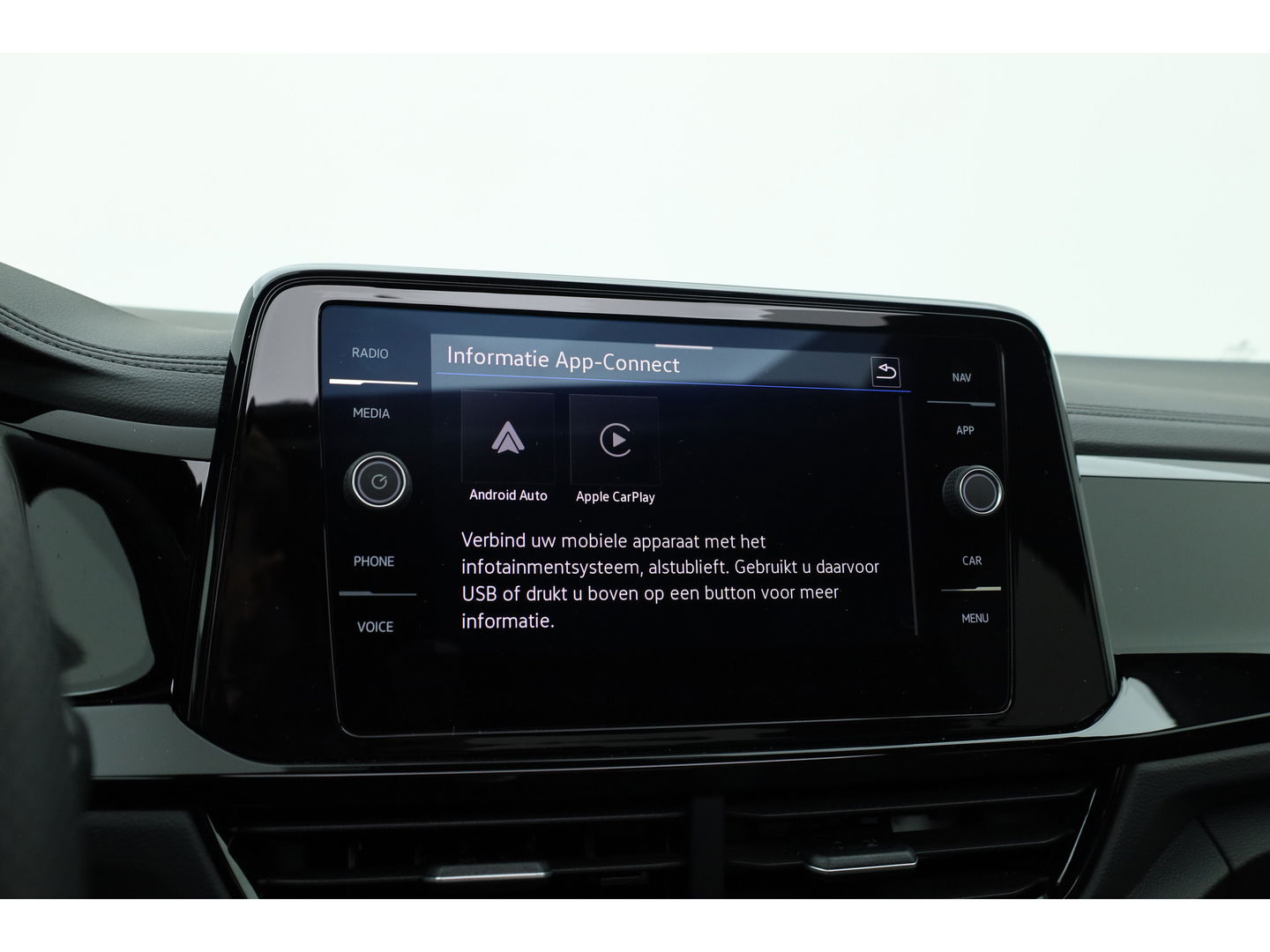 Volkswagen T-Roc 1.5 TSI R-Line Black Style | Pano | Afn. Trekhaak | IQ. Light | 19'' | Camera | Keyless | Adapt. Cruise