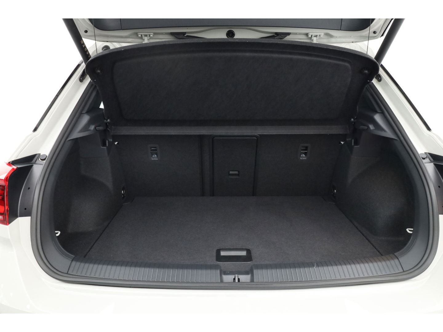 Volkswagen T-Roc 1.5 TSI R-Line Black Style | Pano | Afn. Trekhaak | IQ. Light | 19'' | Camera | Keyless | Adapt. Cruise