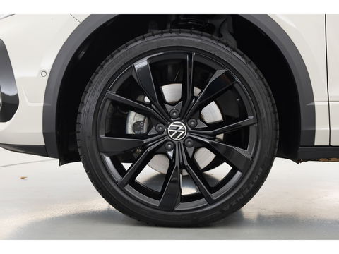 Volkswagen T-Roc 1.5 TSI R-Line Black Style | Pano | Afn. Trekhaak | IQ. Light | 19'' | Camera | Keyless | Adapt. Cruise