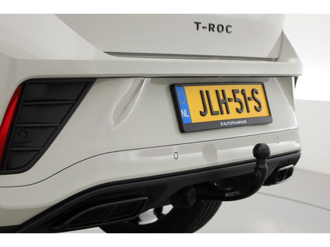 Volkswagen T-Roc 1.5 TSI R-Line Black Style | Pano | Afn. Trekhaak | IQ. Light | 19'' | Camera | Keyless | Adapt. Cruise