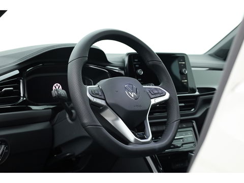 Volkswagen T-Roc 1.5 TSI R-Line Black Style | Pano | Afn. Trekhaak | IQ. Light | 19'' | Camera | Keyless | Adapt. Cruise