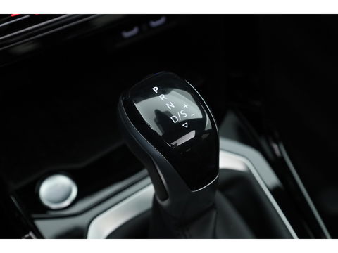 Volkswagen T-Roc 1.5 TSI R-Line Black Style | Pano | Afn. Trekhaak | IQ. Light | 19'' | Camera | Keyless | Adapt. Cruise