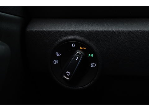 Volkswagen T-Roc 1.5 TSI R-Line Black Style | Pano | Afn. Trekhaak | IQ. Light | 19'' | Camera | Keyless | Adapt. Cruise