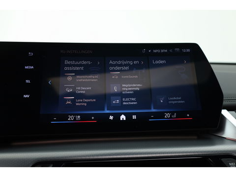 BMW X1 xDrive30e M Sport | Pano | HUD | 360cam | H&K | Elek. Stoelen | Adapt. Cruise | 20''