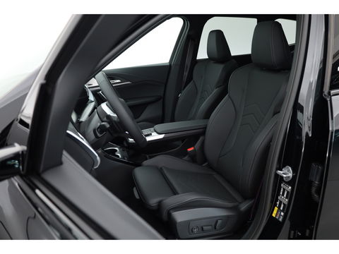 BMW X1 xDrive30e M Sport | Pano | HUD | 360cam | H&K | Elek. Stoelen | Adapt. Cruise | 20''