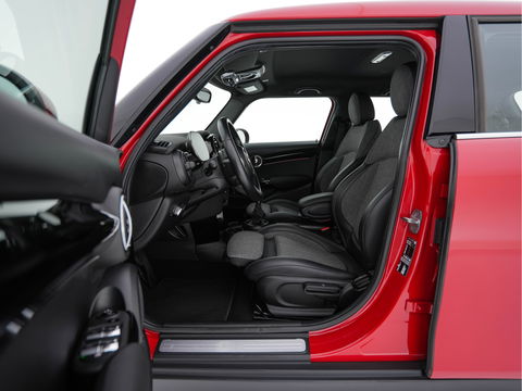 MINI Mini 1.5 Cooper Business Edition (INCL-BTW) *LEATHER-FABRIC | FULL-LED | DIGI-COCKPIT | SPORT-SEATS | AMBIENT-LIGHT | NAVI-FULLMAP | DAB+ | AIRCO | CRUISE | PDC | 16''ALU*