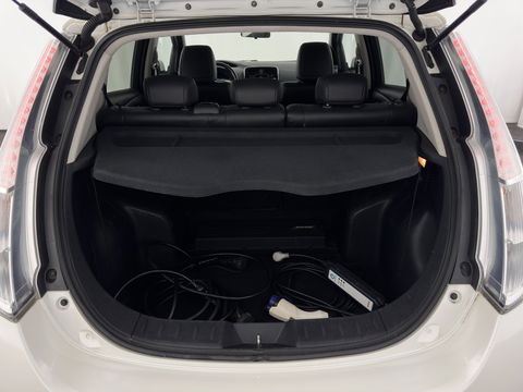 Nissan Leaf Tekna 24 kWh Aut. *LUXURY-LEATHER | FULL-LED | BOSE-SURROUND | TOP-VIEW | KEYLESS | NAVI-FULLMAP | ECC | HEATED-COMFORTSEATS | CAMERA | DIGI-COCKPIT | PRIVACY-GLASS | 17"ALU*