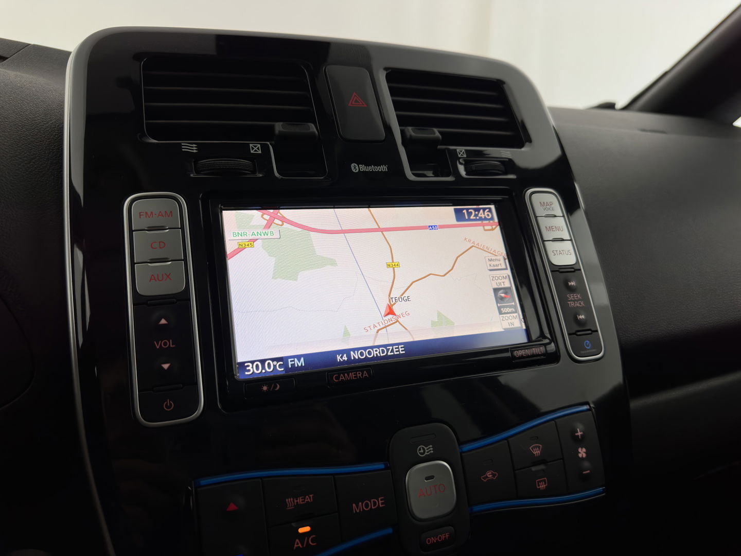 Nissan Leaf Tekna 24 kWh Aut. *LUXURY-LEATHER | FULL-LED | BOSE-SURROUND | TOP-VIEW | KEYLESS | NAVI-FULLMAP | ECC | HEATED-COMFORTSEATS | CAMERA | DIGI-COCKPIT | PRIVACY-GLASS | 17"ALU*