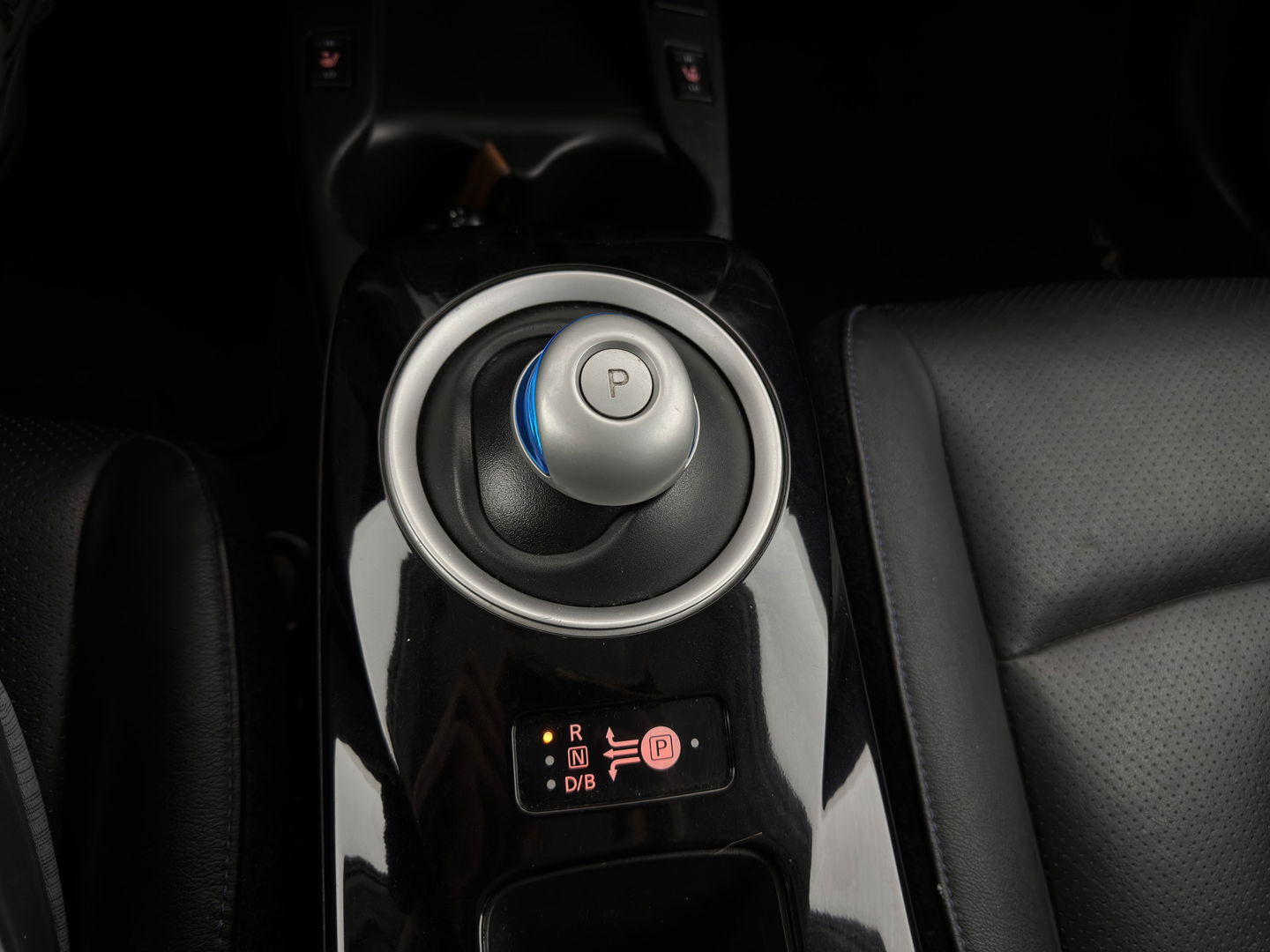 Nissan Leaf Tekna 24 kWh Aut. *LUXURY-LEATHER | FULL-LED | BOSE-SURROUND | TOP-VIEW | KEYLESS | NAVI-FULLMAP | ECC | HEATED-COMFORTSEATS | CAMERA | DIGI-COCKPIT | PRIVACY-GLASS | 17"ALU*