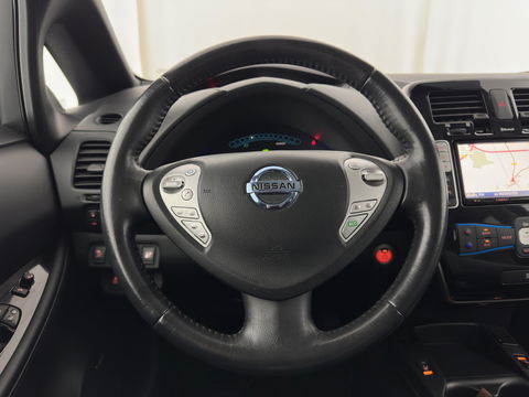 Nissan Leaf Tekna 24 kWh Aut. *LUXURY-LEATHER | FULL-LED | BOSE-SURROUND | TOP-VIEW | KEYLESS | NAVI-FULLMAP | ECC | HEATED-COMFORTSEATS | CAMERA | DIGI-COCKPIT | PRIVACY-GLASS | 17"ALU*
