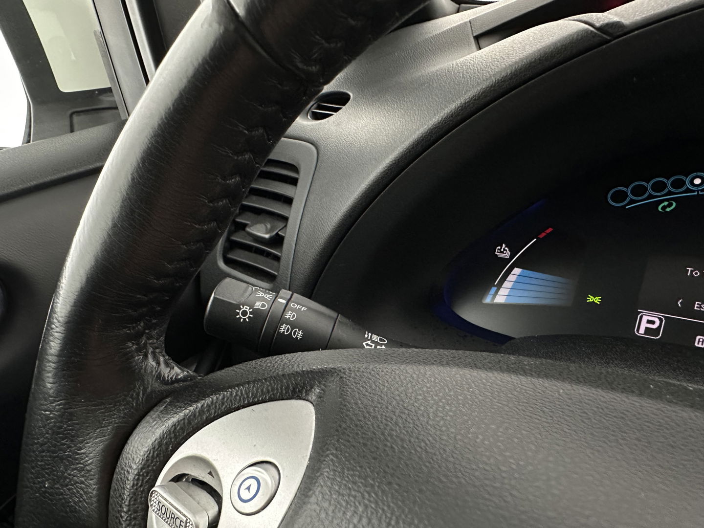 Nissan Leaf Tekna 24 kWh Aut. *LUXURY-LEATHER | FULL-LED | BOSE-SURROUND | TOP-VIEW | KEYLESS | NAVI-FULLMAP | ECC | HEATED-COMFORTSEATS | CAMERA | DIGI-COCKPIT | PRIVACY-GLASS | 17"ALU*