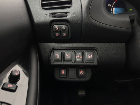 Nissan Leaf Tekna 24 kWh Aut. *LUXURY-LEATHER | FULL-LED | BOSE-SURROUND | TOP-VIEW | KEYLESS | NAVI-FULLMAP | ECC | HEATED-COMFORTSEATS | CAMERA | DIGI-COCKPIT | PRIVACY-GLASS | 17"ALU*