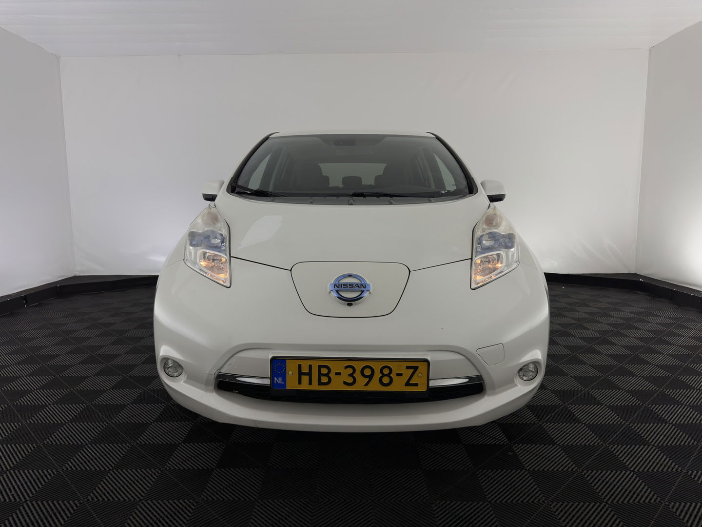 Nissan Leaf Tekna 24 kWh Aut. *LUXURY-LEATHER | FULL-LED | BOSE-SURROUND | TOP-VIEW | KEYLESS | NAVI-FULLMAP | ECC | HEATED-COMFORTSEATS | CAMERA | DIGI-COCKPIT | PRIVACY-GLASS | 17"ALU*