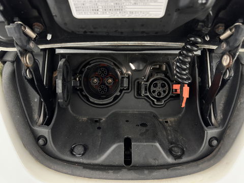 Nissan Leaf Tekna 24 kWh Aut. *LUXURY-LEATHER | FULL-LED | BOSE-SURROUND | TOP-VIEW | KEYLESS | NAVI-FULLMAP | ECC | HEATED-COMFORTSEATS | CAMERA | DIGI-COCKPIT | PRIVACY-GLASS | 17"ALU*