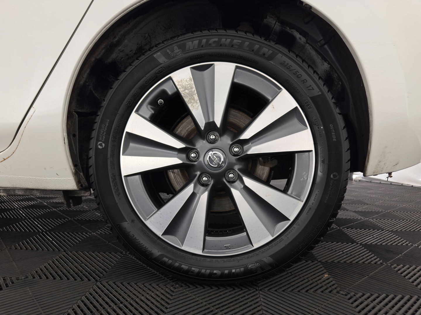 Nissan Leaf Tekna 24 kWh Aut. *LUXURY-LEATHER | FULL-LED | BOSE-SURROUND | TOP-VIEW | KEYLESS | NAVI-FULLMAP | ECC | HEATED-COMFORTSEATS | CAMERA | DIGI-COCKPIT | PRIVACY-GLASS | 17"ALU*