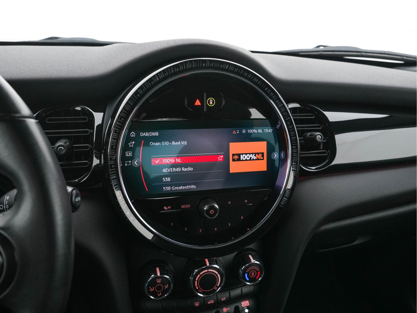 MINI Mini 1.5 Cooper Business Edition (INCL-BTW) *LEATHER-FABRIC | FULL-LED | DIGI-COCKPIT | SPORT-SEATS | AMBIENT-LIGHT | NAVI-FULLMAP | DAB+ | AIRCO | CRUISE | PDC | 16''ALU*