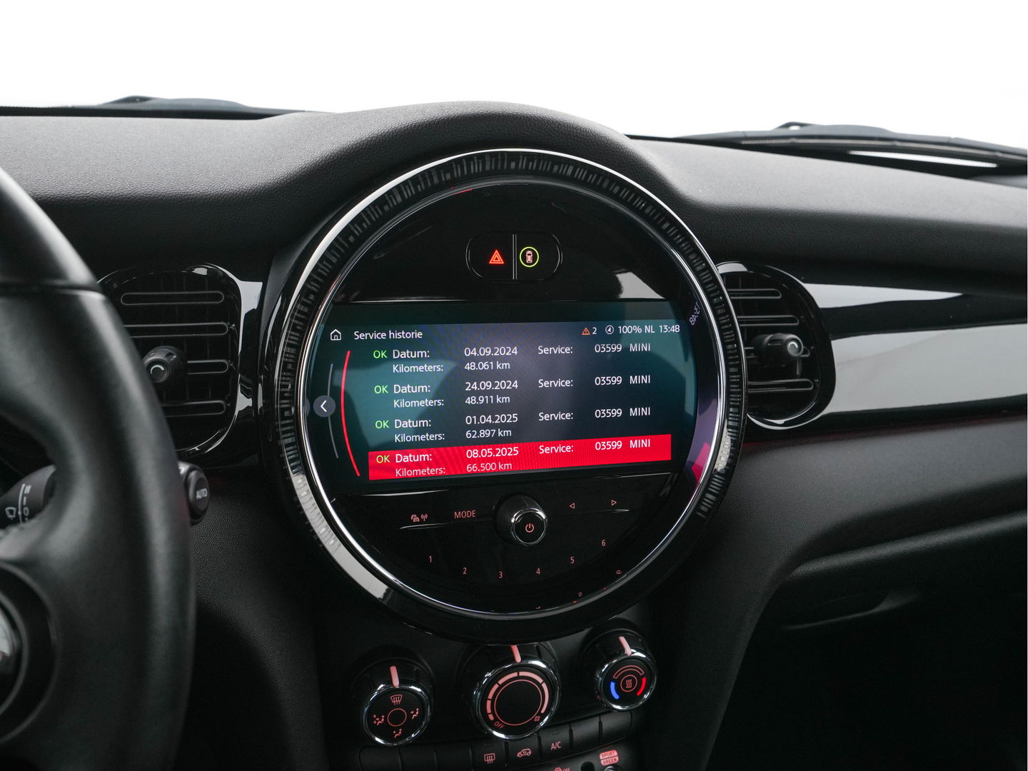 MINI Mini 1.5 Cooper Business Edition (INCL-BTW) *LEATHER-FABRIC | FULL-LED | DIGI-COCKPIT | SPORT-SEATS | AMBIENT-LIGHT | NAVI-FULLMAP | DAB+ | AIRCO | CRUISE | PDC | 16''ALU*