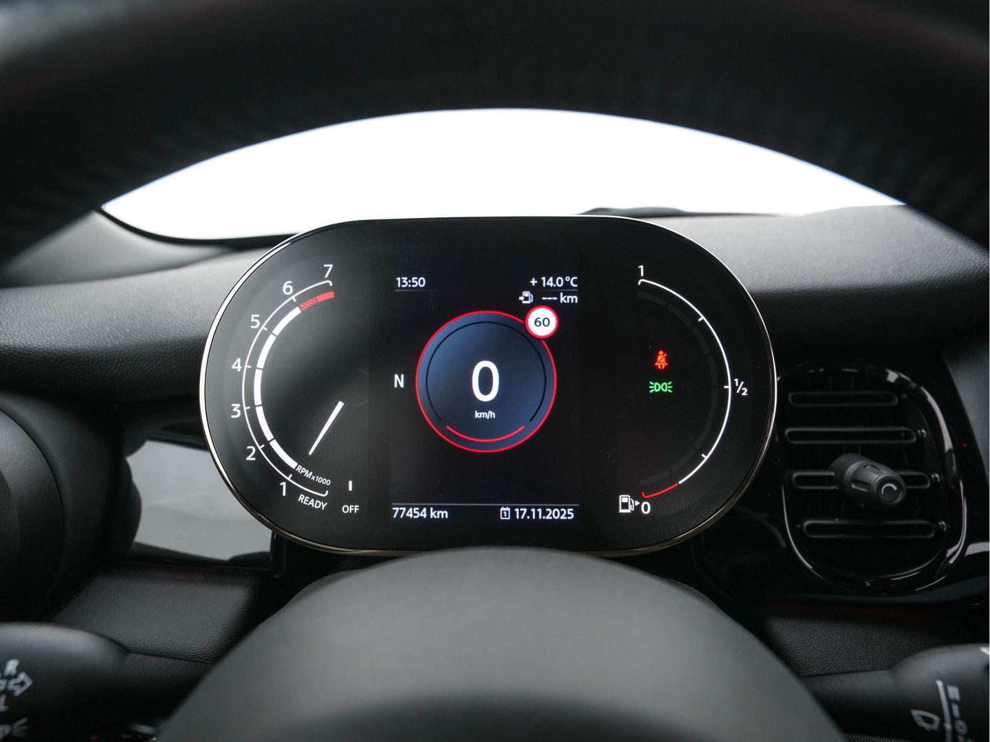 MINI Mini 1.5 Cooper Business Edition (INCL-BTW) *LEATHER-FABRIC | FULL-LED | DIGI-COCKPIT | SPORT-SEATS | AMBIENT-LIGHT | NAVI-FULLMAP | DAB+ | AIRCO | CRUISE | PDC | 16''ALU*