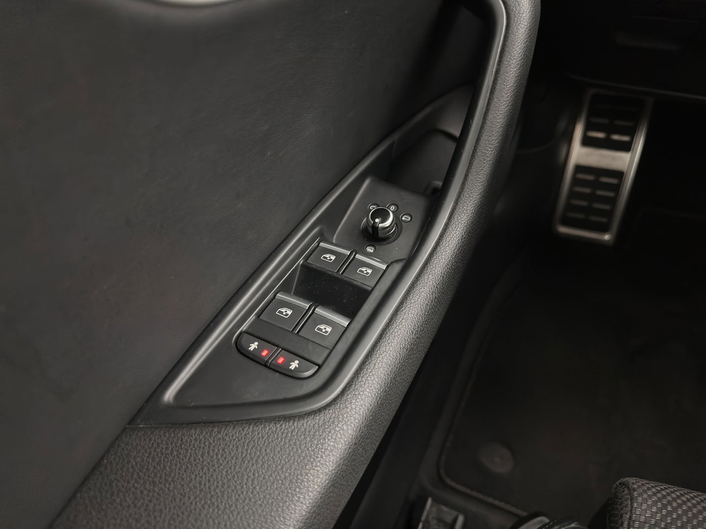 Audi A5 Sportback 1.4 TFSI Sport S-Line Aut. *FULL-LED | LEATHER-FABRIC | SPORT-SEATS | NAVI-FULLMAP | SHIFT-PADDLES | PRIVACY-GLASS | ECC | PDC | CRUISE | 18''ALU*