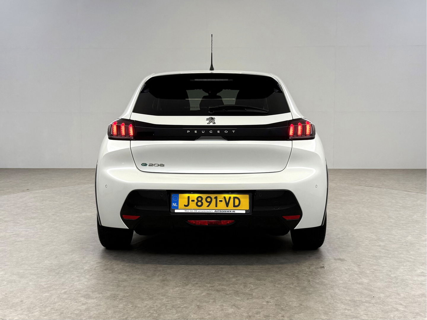Peugeot 208 EV Allure 50 kWh | SOH 92% | Snelladen | Pano | 360° | Virtual | Carplay | Navi | Parkeersens. | NAP