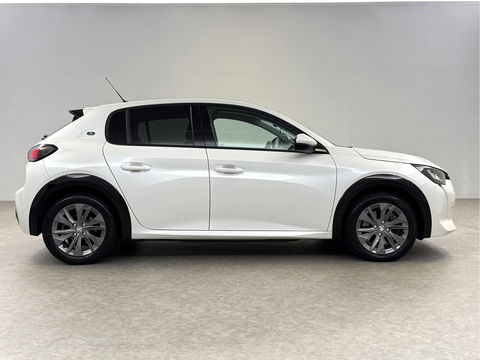 Peugeot 208 EV Allure 50 kWh | SOH 92% | Snelladen | Pano | 360° | Virtual | Carplay | Navi | Parkeersens. | NAP
