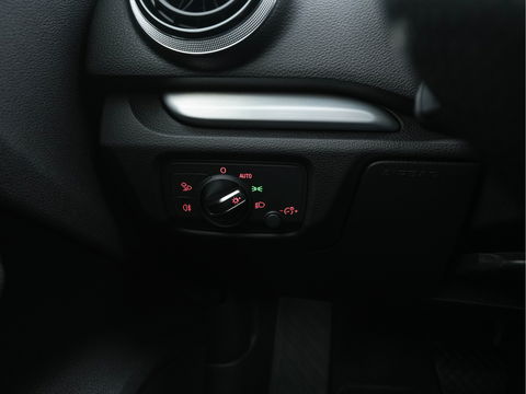 Audi A3 Sportback 1.4 e-tron Plug-In Pro Line plus Aut. *LEATHER-FABRIC | FULL-LED | NAVI-FULLMAP | KEYLESS | SPORT-SEATS | AUDI-SOUND | TOWBAR | 17''ALU*