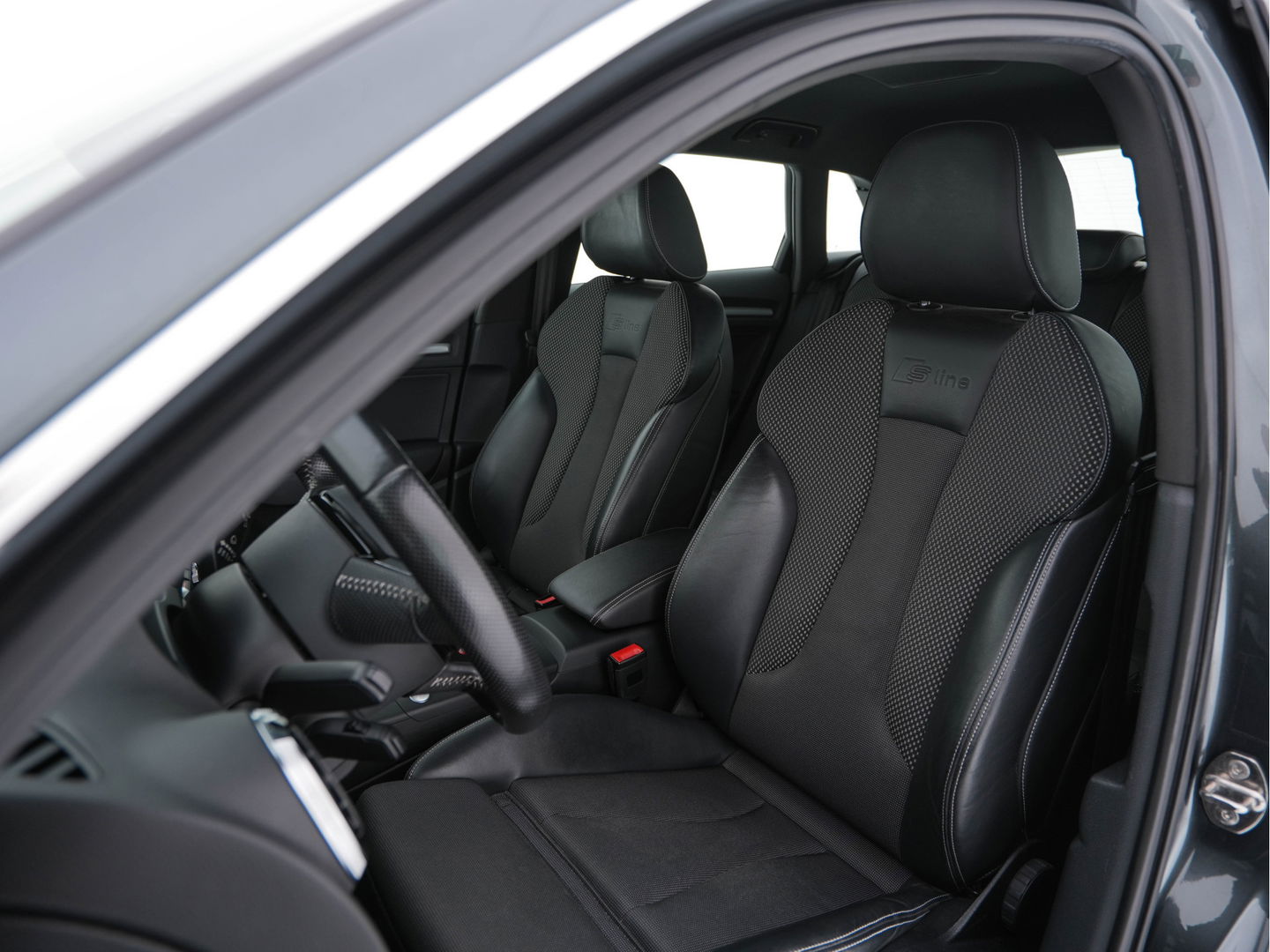 Audi A3 Sportback 1.4 e-tron Plug-In Pro Line plus Aut. *LEATHER-FABRIC | FULL-LED | NAVI-FULLMAP | KEYLESS | SPORT-SEATS | AUDI-SOUND | TOWBAR | 17''ALU*