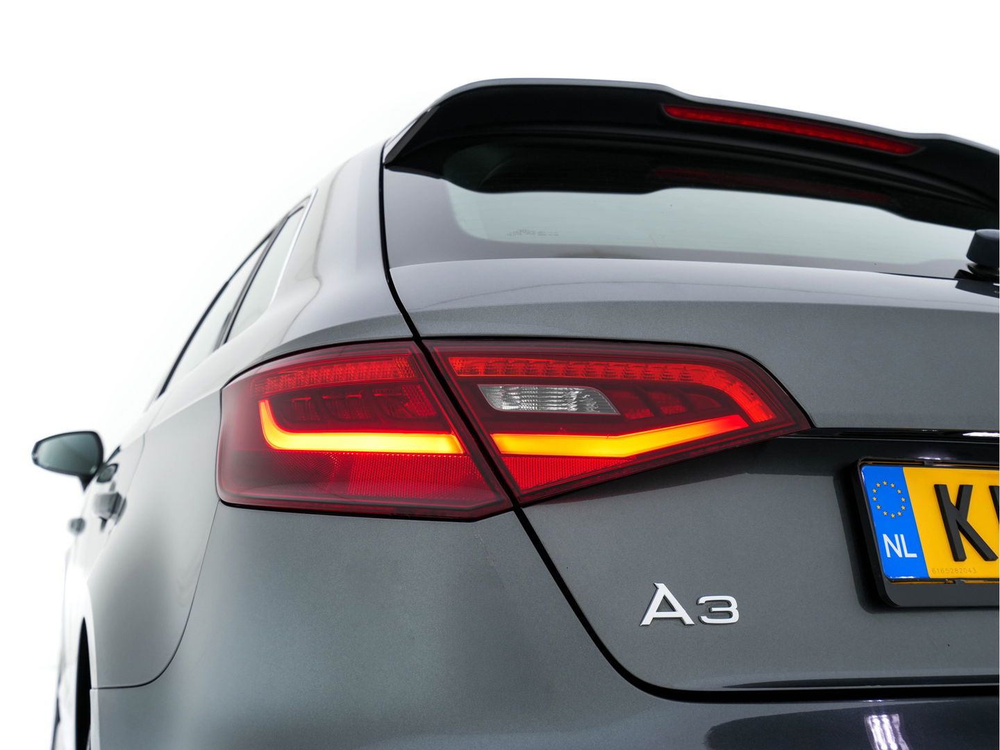 Audi A3 Sportback 1.4 e-tron Plug-In Pro Line plus Aut. *LEATHER-FABRIC | FULL-LED | NAVI-FULLMAP | KEYLESS | SPORT-SEATS | AUDI-SOUND | TOWBAR | 17''ALU*