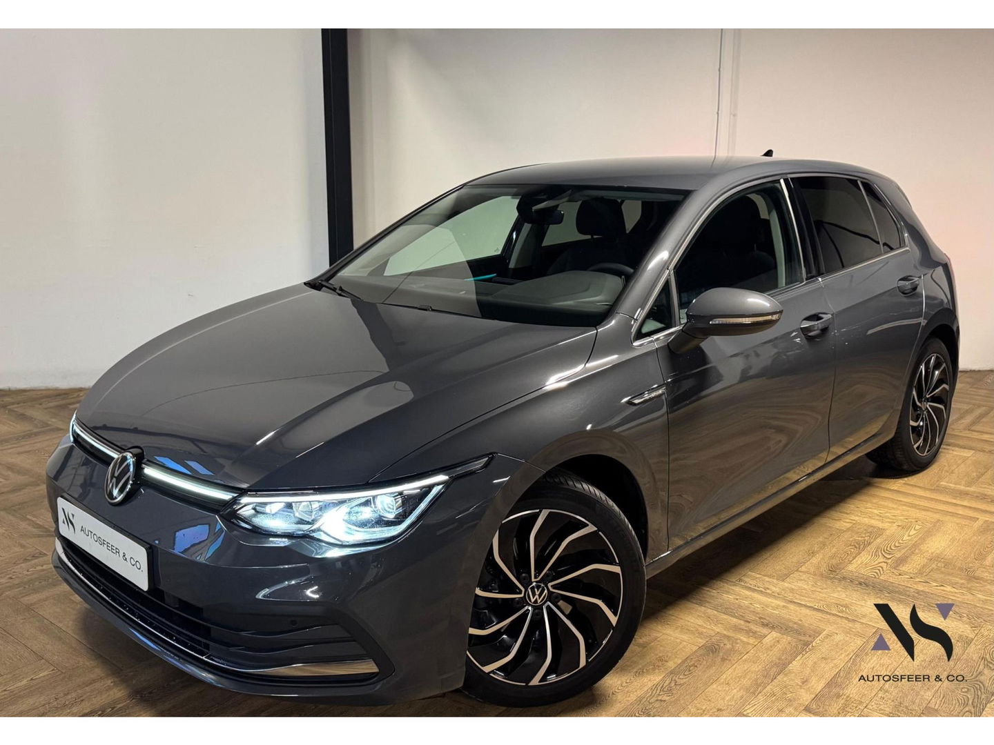 Volkswagen Golf 1.5 eTSI Life Business KEYLESS CAM