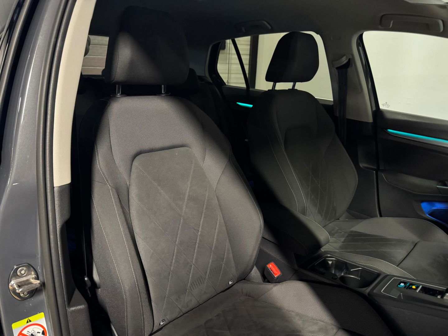 Volkswagen Golf 1.5 eTSI Life Business KEYLESS CAM