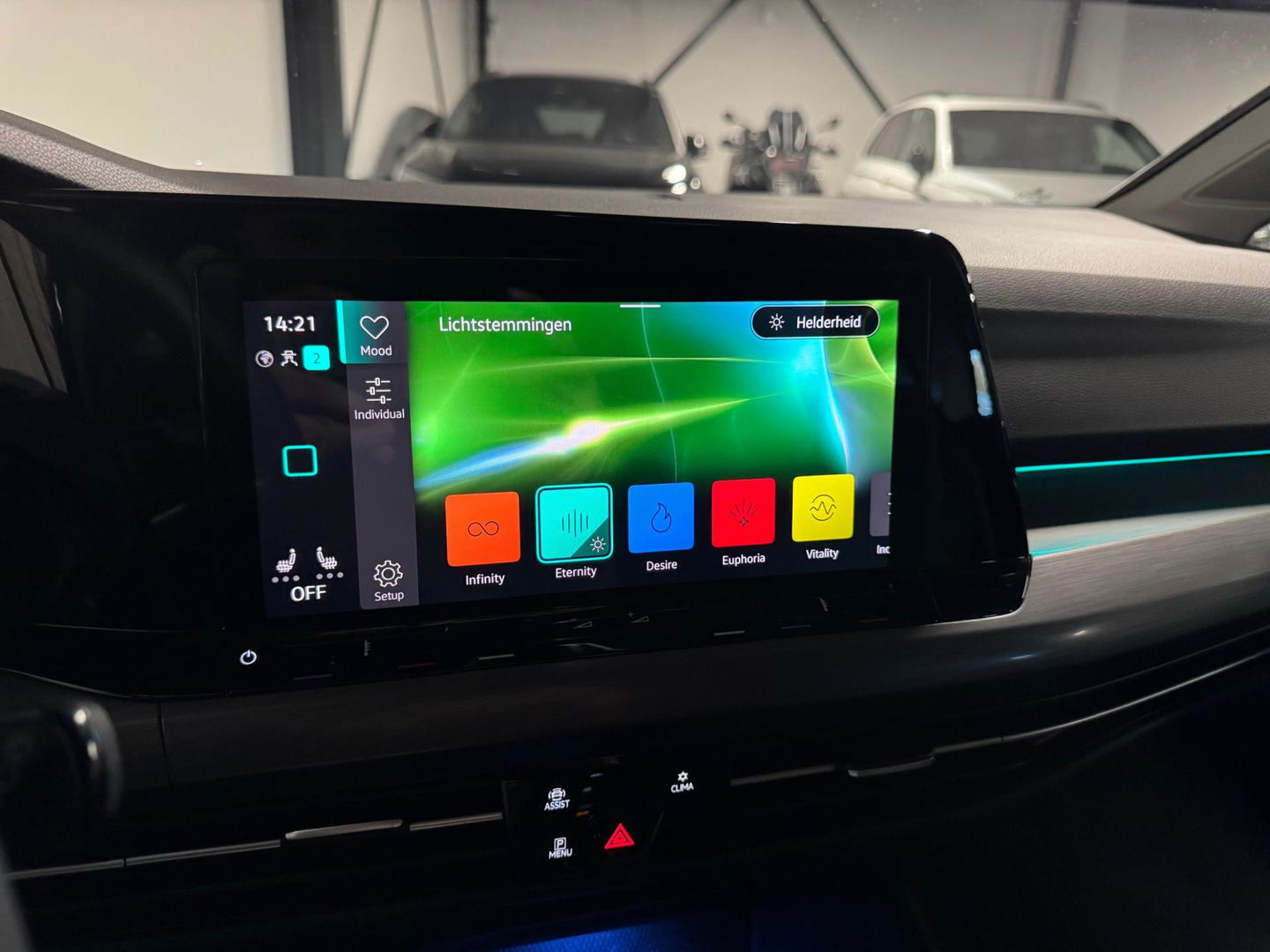 Volkswagen Golf 1.5 eTSI Life Business KEYLESS CAM