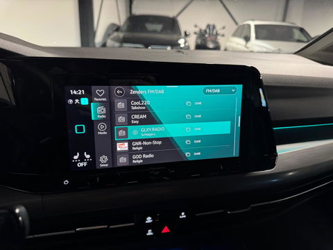 Volkswagen Golf 1.5 eTSI Life Business KEYLESS CAM