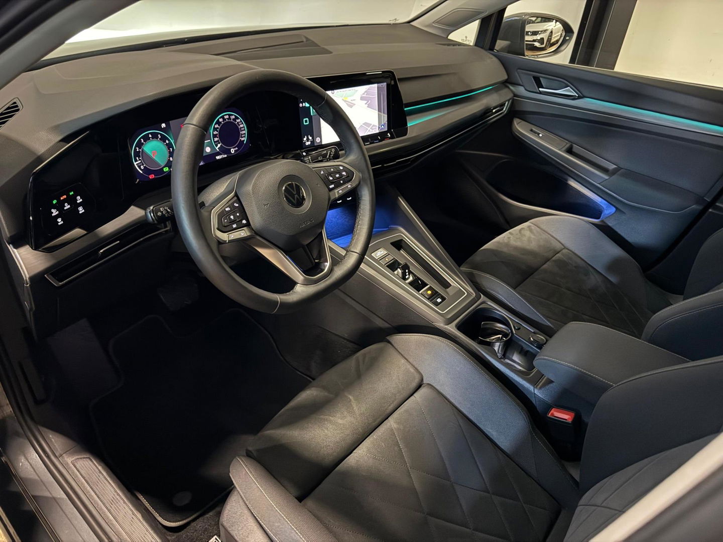 Volkswagen Golf 1.5 eTSI Life Business KEYLESS CAM