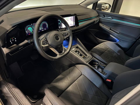 Volkswagen Golf 1.5 eTSI Life Business KEYLESS CAM