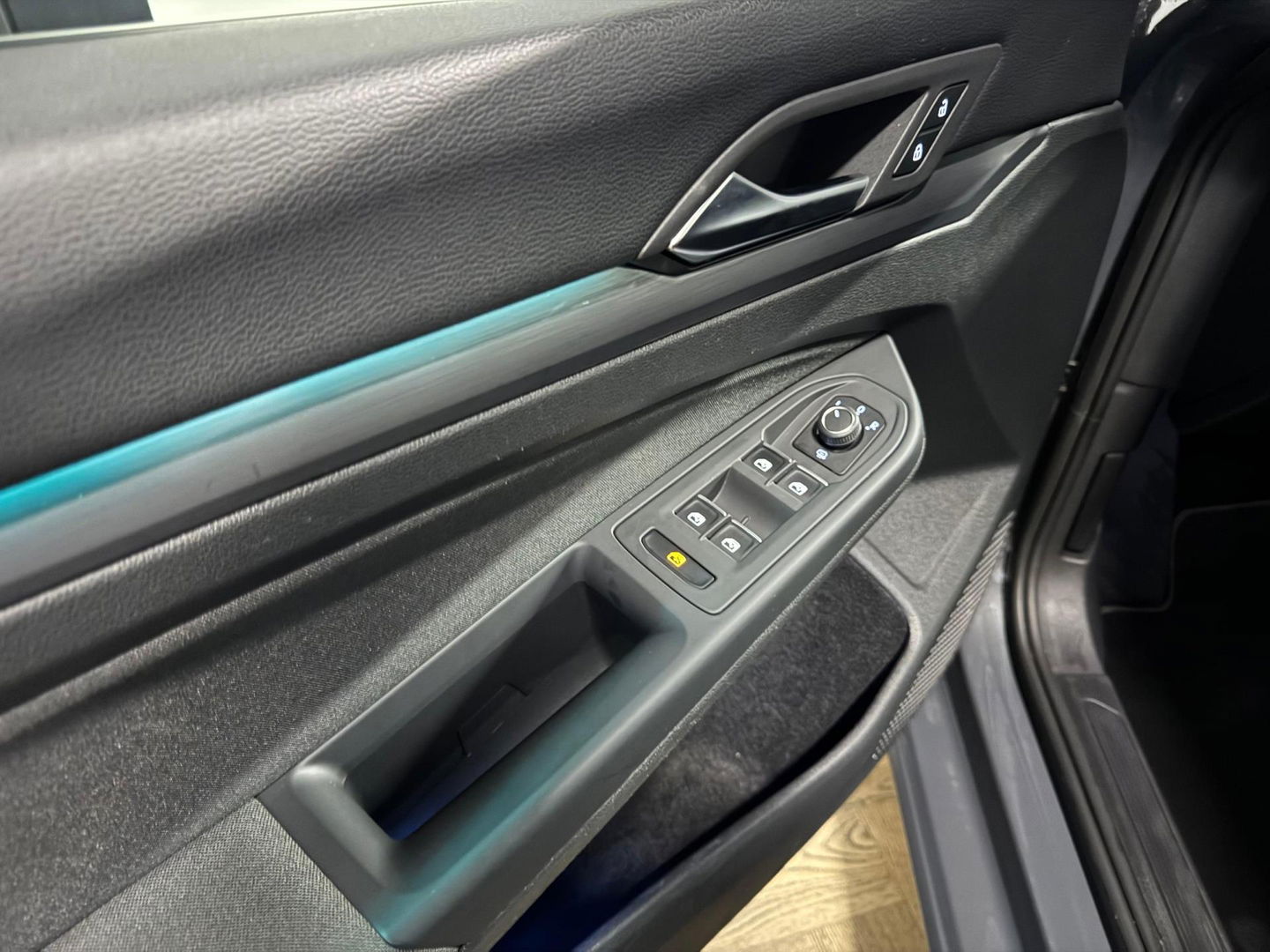 Volkswagen Golf 1.5 eTSI Life Business KEYLESS CAM