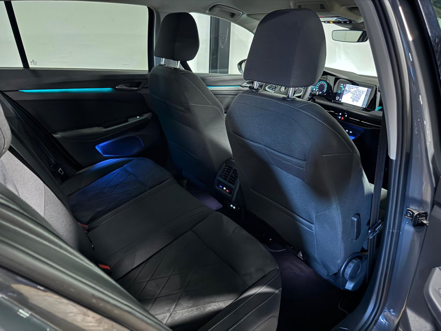 Volkswagen Golf 1.5 eTSI Life Business KEYLESS CAM