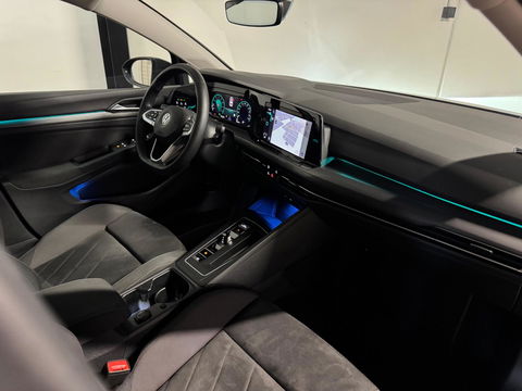 Volkswagen Golf 1.5 eTSI Life Business KEYLESS CAM