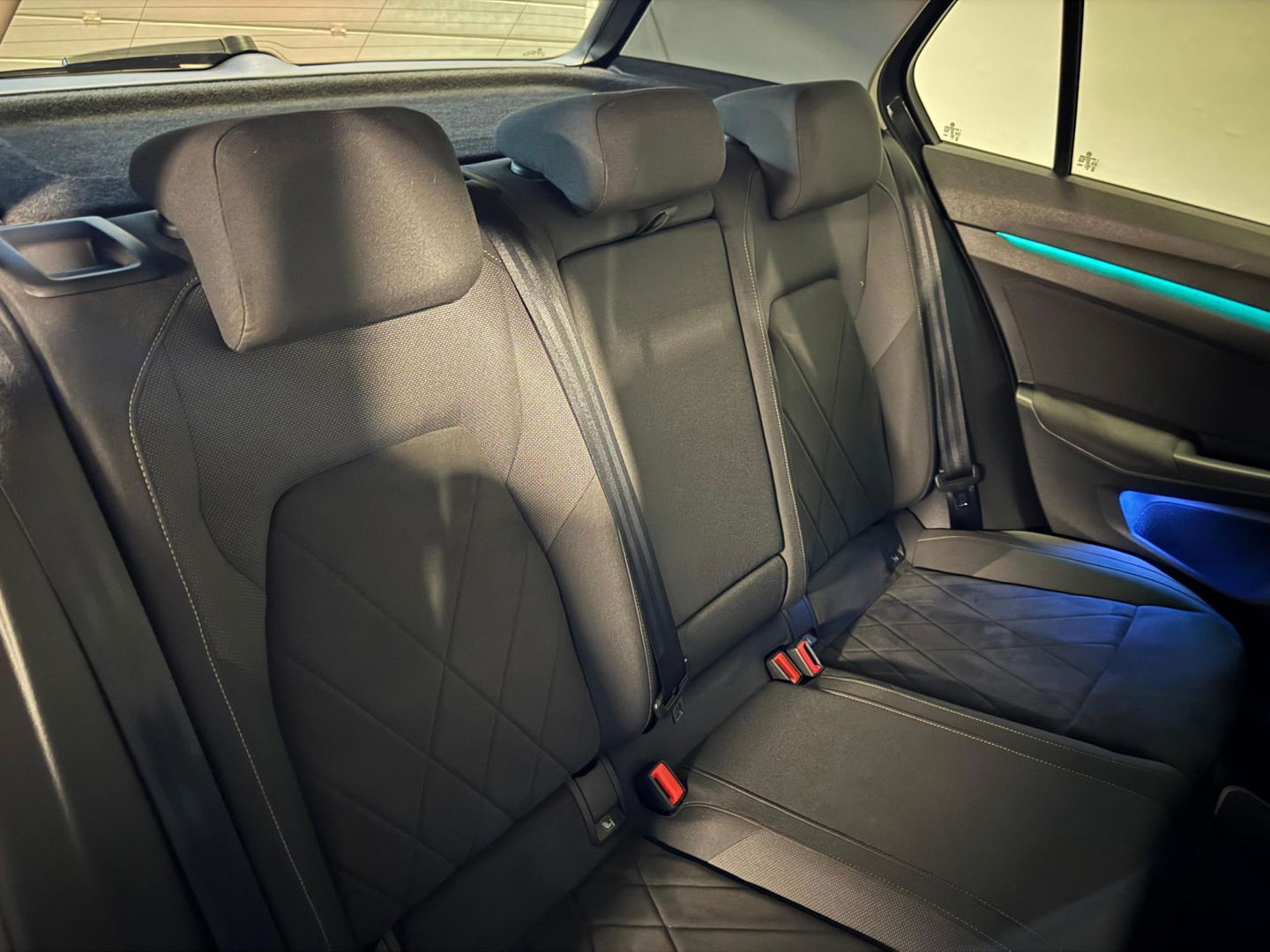 Volkswagen Golf 1.5 eTSI Life Business KEYLESS CAM