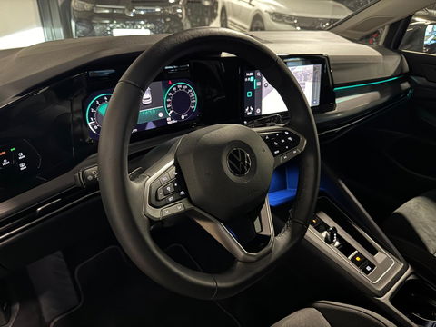 Volkswagen Golf 1.5 eTSI Life Business KEYLESS CAM